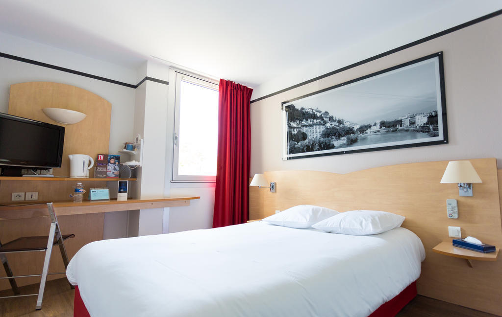 Hotel Inn Grenoble Eybens Parc Des Expositions Ex Kyriad Exterior foto